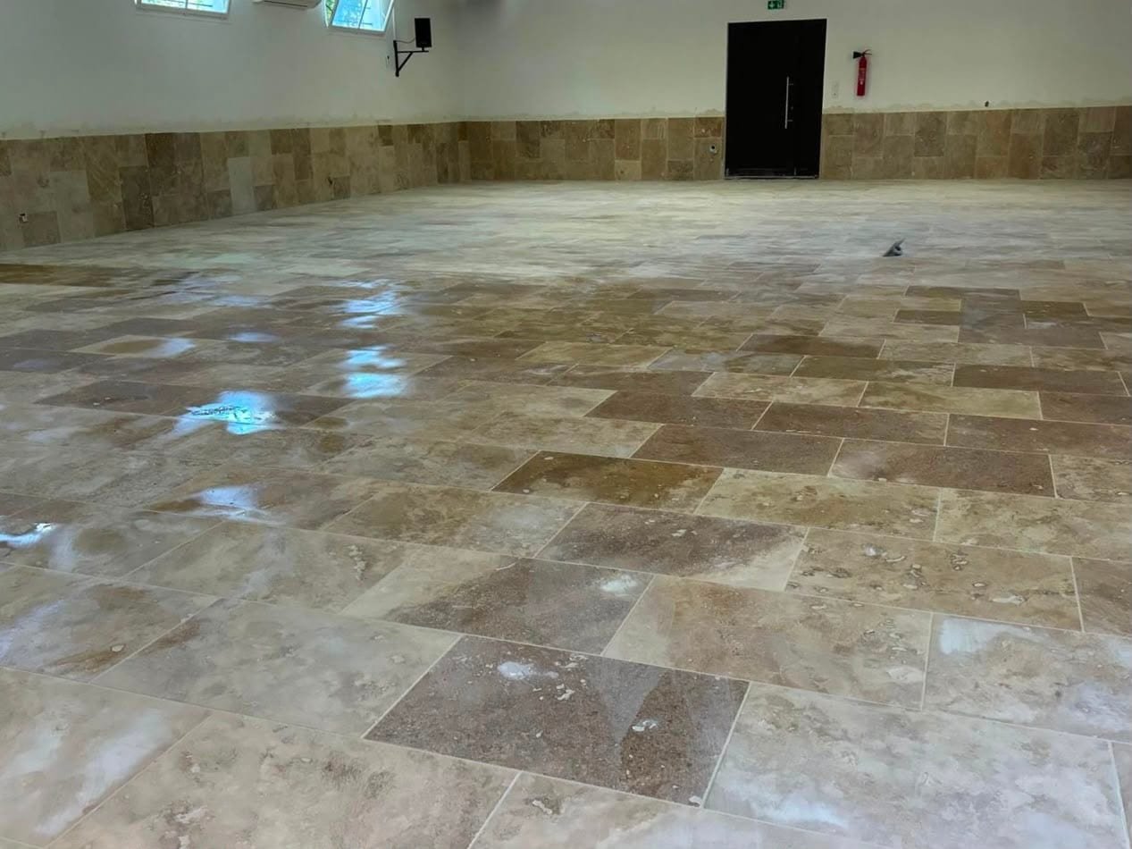 Pose de carrelage grand format par HRC Rénovation - Dordogne